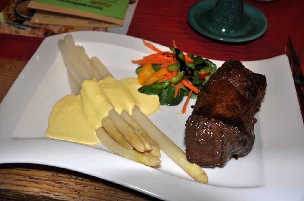 Steakhouse & Pension Crazy Horse ซูล ภายนอก รูปภาพ