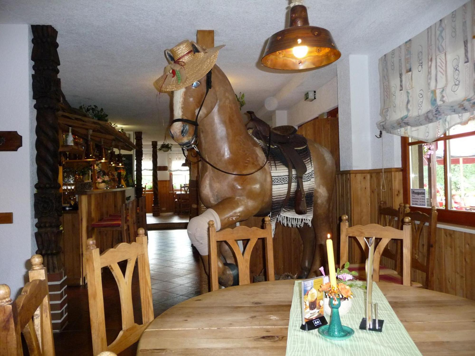 Steakhouse & Pension Crazy Horse ซูล ภายนอก รูปภาพ